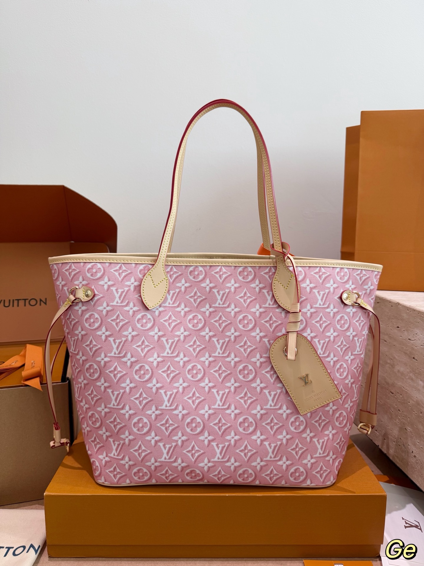 Louis Vuitton LV Neverfull Tote Bag Cowhide Leather